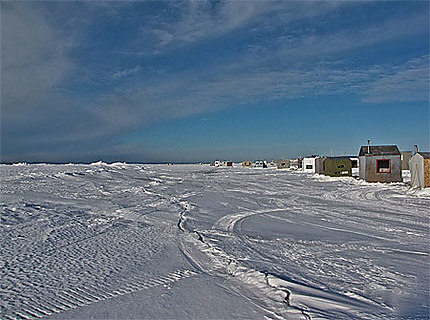 Quebec-Canada-ile verte- la banquise-pêche blanche