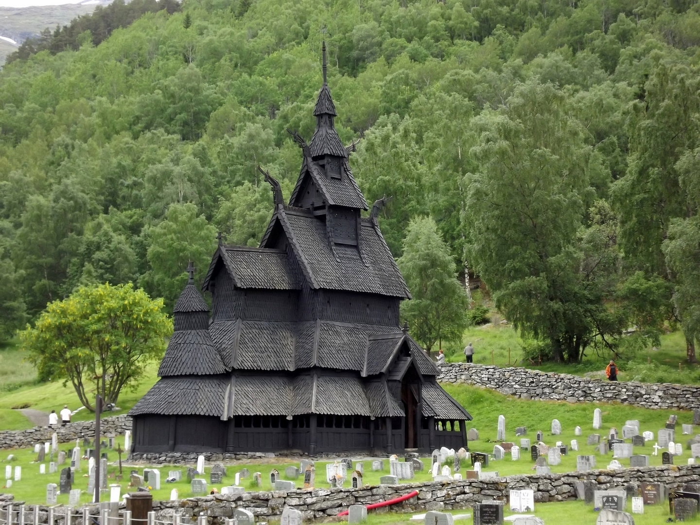 EGLISE EN BOIS DEBOUT EGLISE EN BOIS DEBOUT