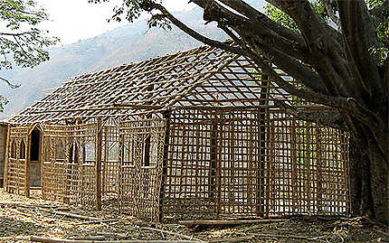 Maison en construction dans l'Himalaya