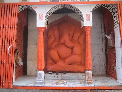 Petit autel dédié à Ganesh