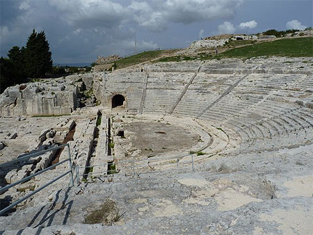 Théatre romain - Site Syracuse Néapolis Théatre romain - Site Syracuse Néapolis