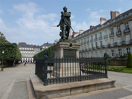 La statue de Cambronne La statue de Cambronne