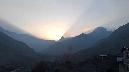 Lever du soleil au Népal