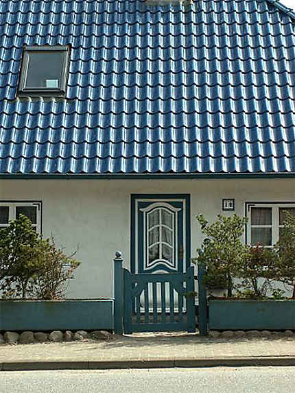 Maison au toit bleu en Allemagne du Nord près de Kappeln 