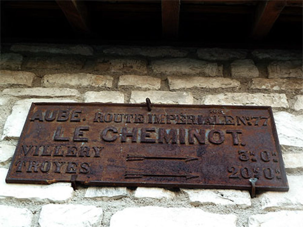 Plaque signalétique de la route impériale n° 77