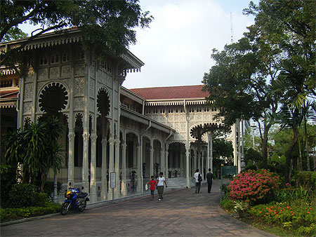 Autour du Palais Vinmanmek Autour du Palais Vinmanmek