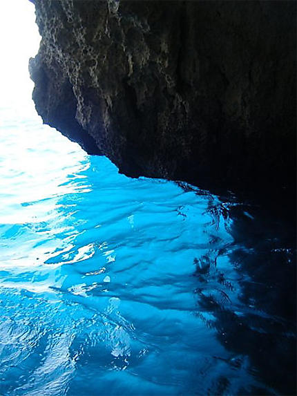 La grotte bleue de Comino
