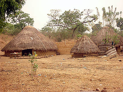 Huttes dans une sous préfecture de Dalaba