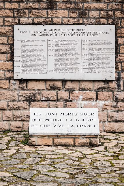 Nécropole "La Doua" - En mémoire des 77 fusillés