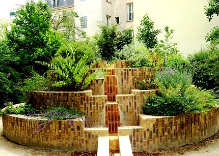 Fontaine du square Frédéric Rossif 