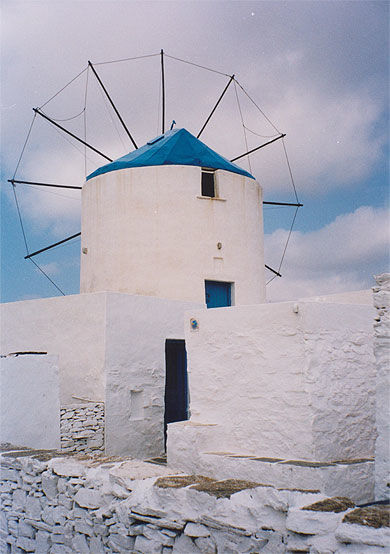Moulin à vent à Artemónas