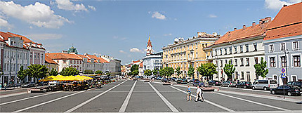 Place centrale de la vieille ville