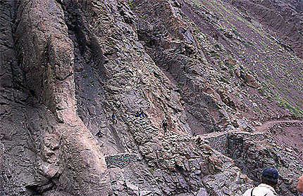 construction d'un chemin dans la vallée de la Marka, après Nimaling