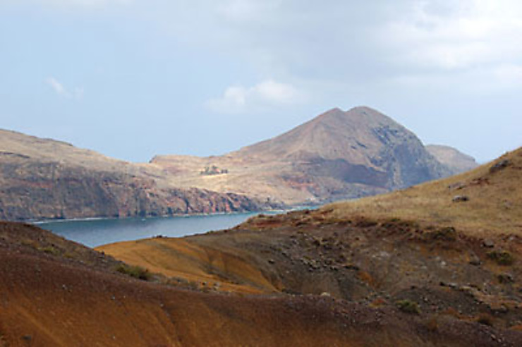 Beauté volcanique sur la pointe de São Lourenço