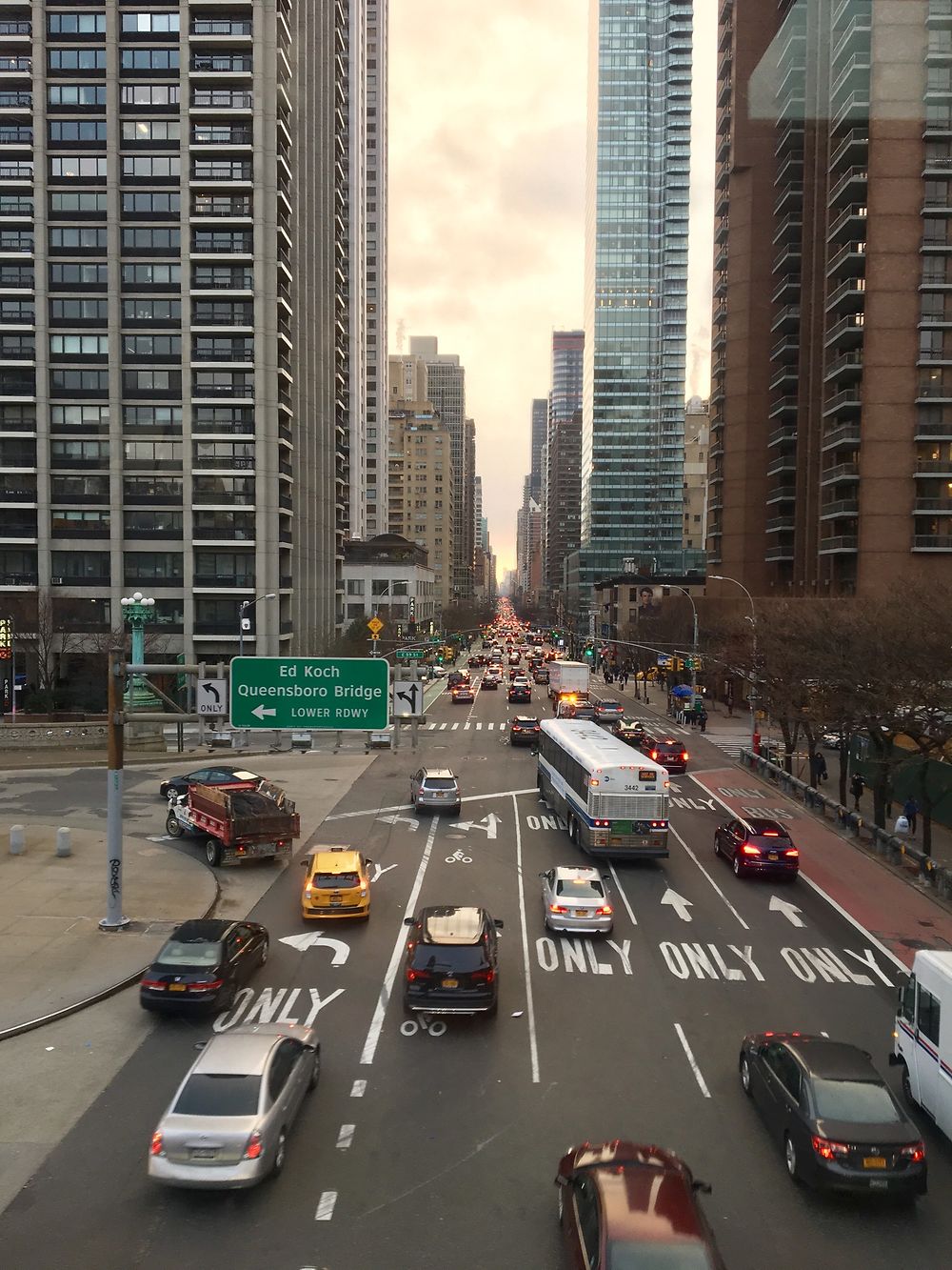 NYC at dusk, from the Roosevelt Island tramway