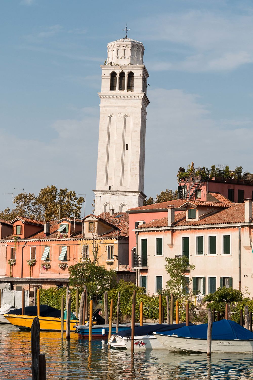 Encore un campanile qui penche