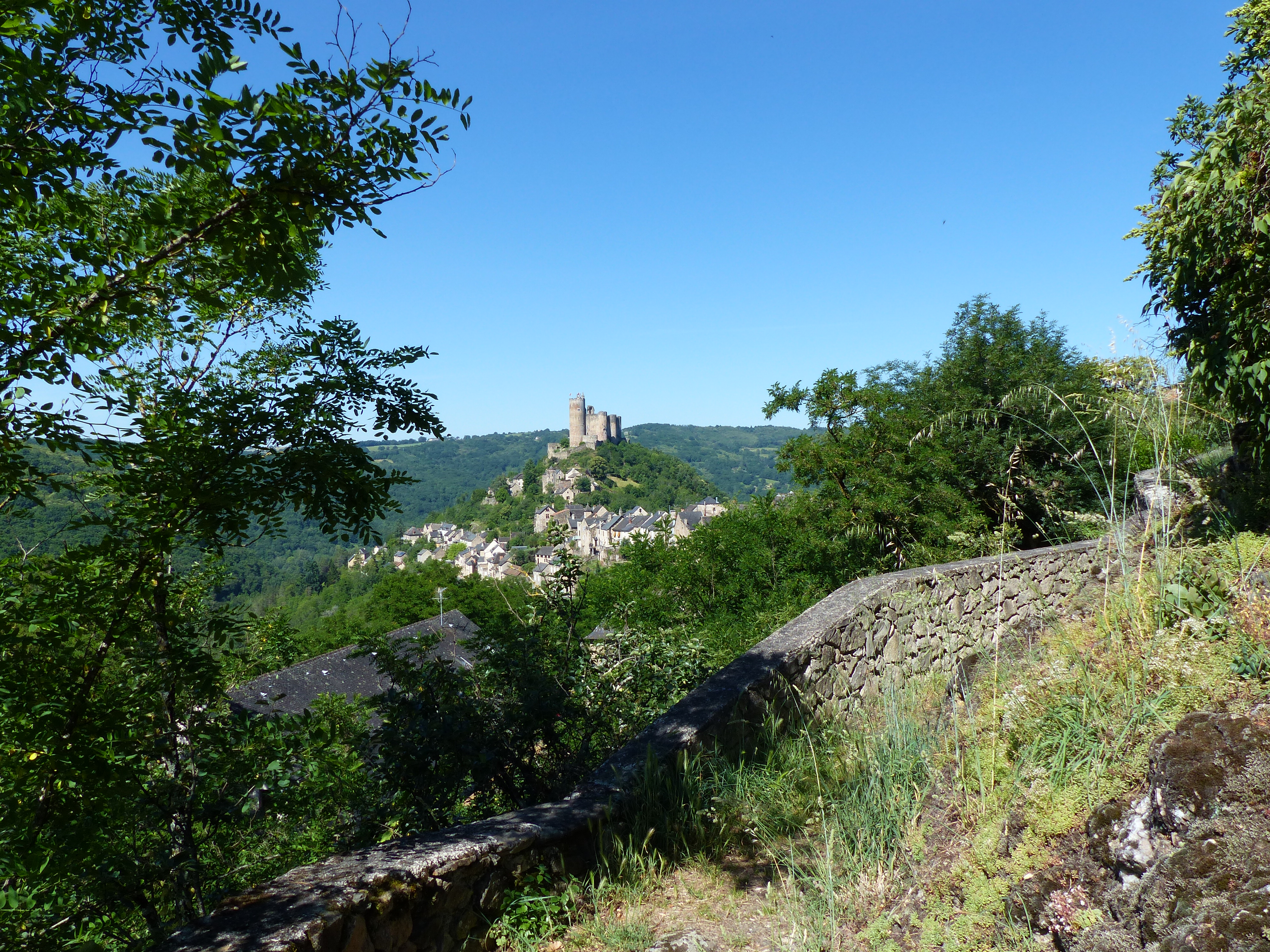 Randonnée autour du château de Najac Randonnée autour du château de Najac