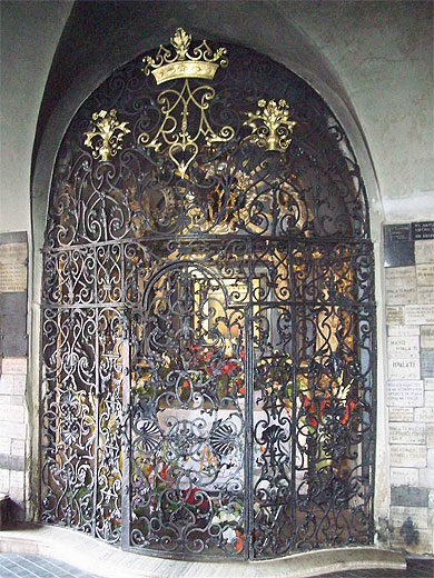 Sanctuaire de la Porte de Pierre Sanctuaire de la Porte de Pierre
