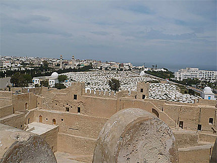 Mausolée Bourguiba et cimetière Sidi el-Mézeri