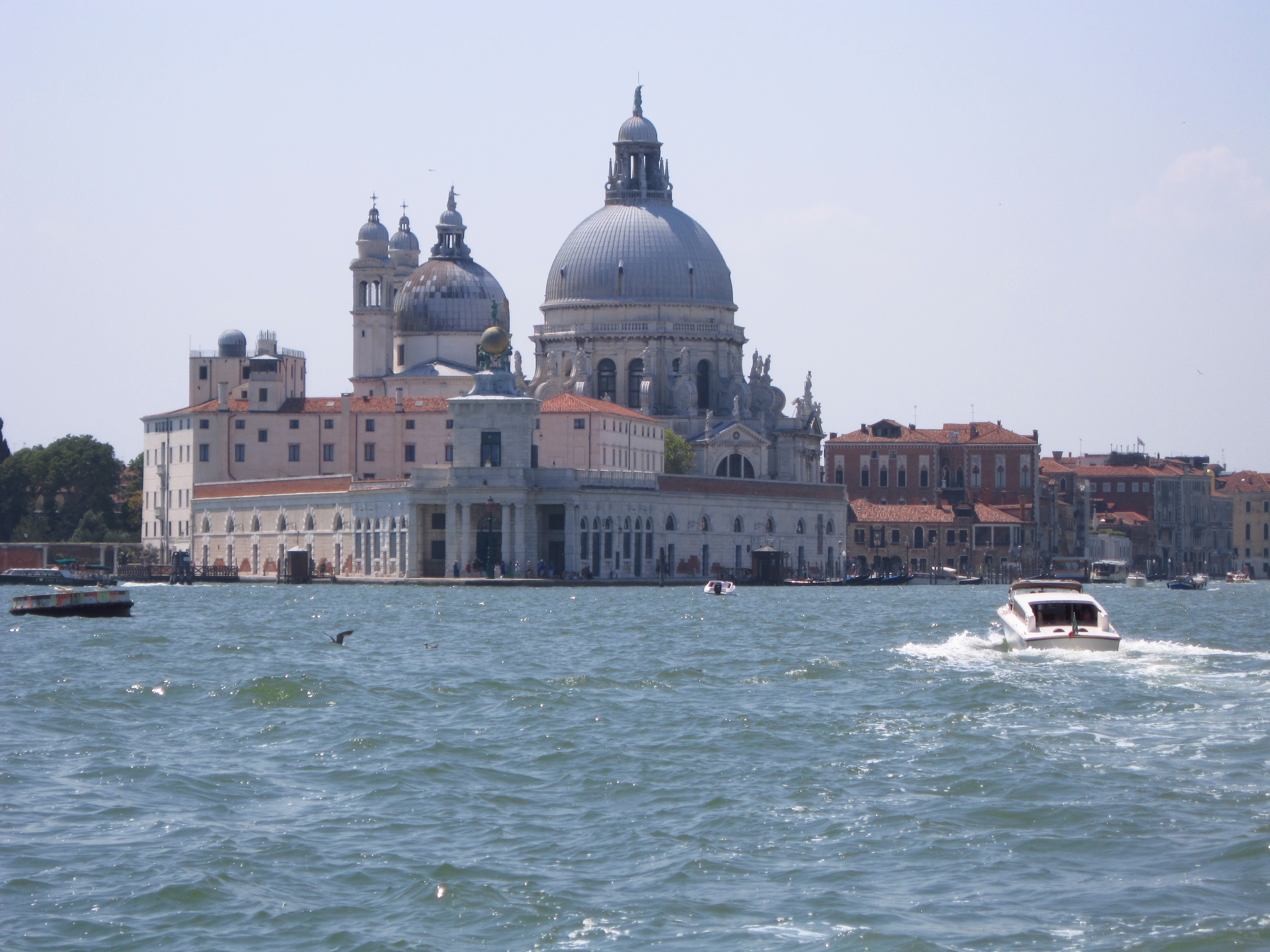 La Douane de mer et Santa Maria Della Salute La Douane de mer et Santa Maria Della Salute