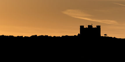La tour Sainte-Agathe au coucher du soleil