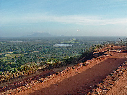 Vue depuis le rocher de Sigiriya 