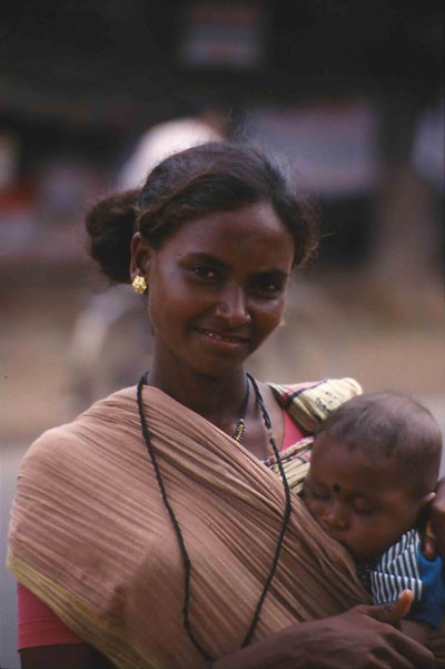 Jeune femme et enfant Jeune femme et enfant