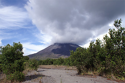Le volcan Arenal tousse...