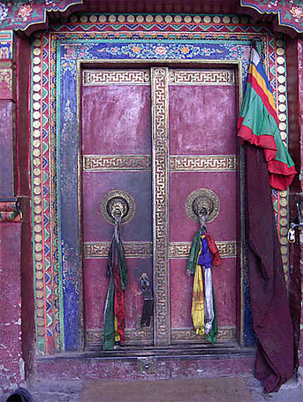 Porte de monastère