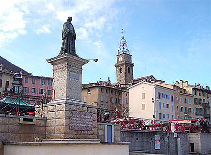 Statue de Gassendi à Digne-les-bains