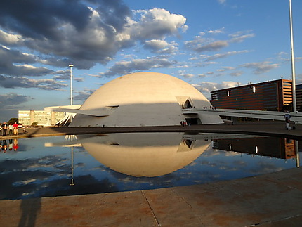 Musée national par Oscar Niemeyer