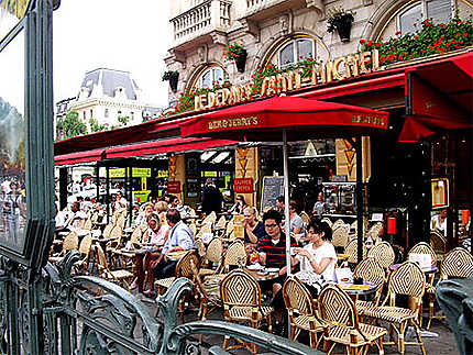 Terrasse Place Saint Michel
