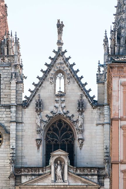 Détail de la façade de l'Eglise St-Nizier à Lyon
