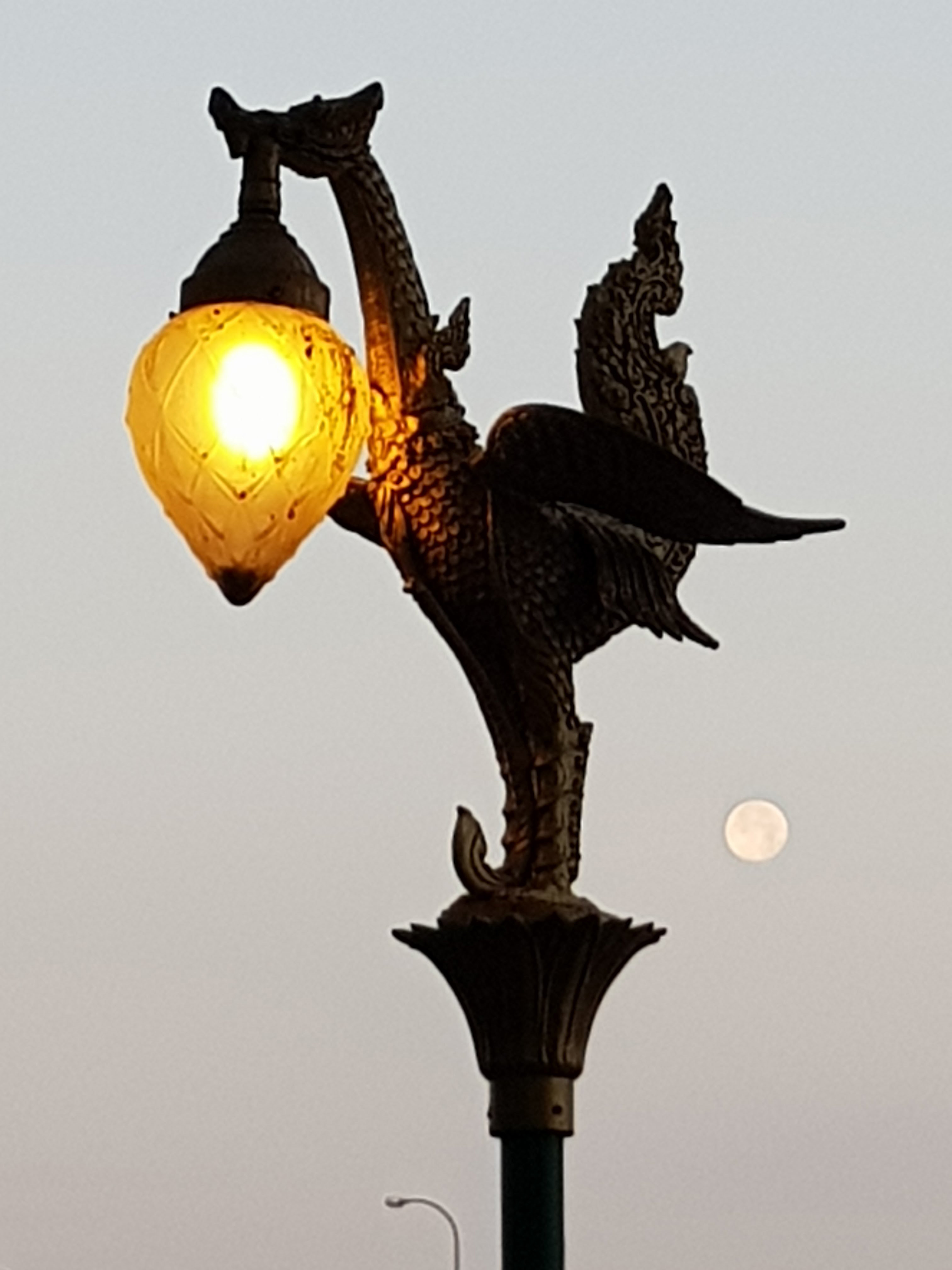Lampadaire with Lampadaire with