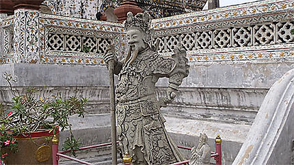 Statue près du wat arun