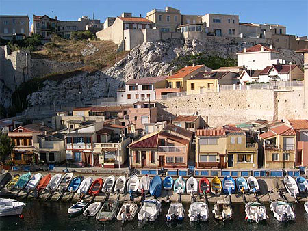 En balade au Vallon des Auffes, le petit port traditionnel de