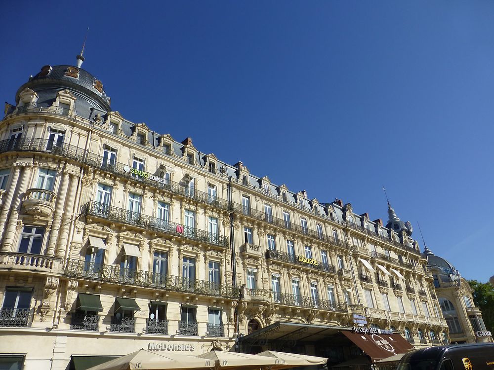 Façades de la place de la Comédie, Montpellier