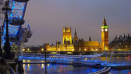 L'Oeil de Londres veille sur le Parlement