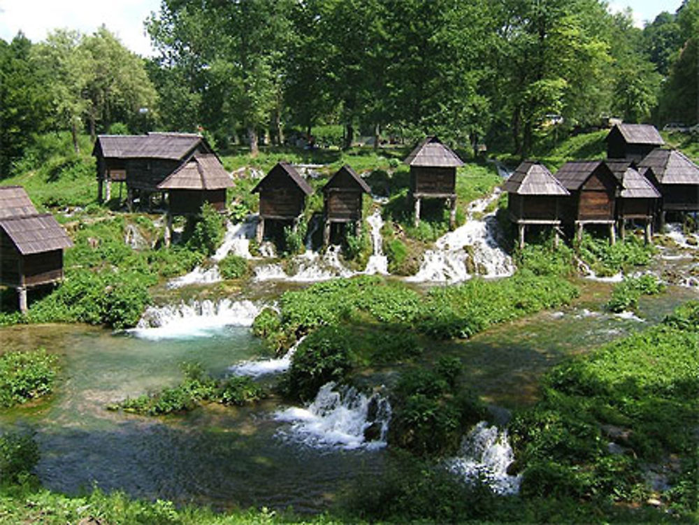 Petits moulins de poupée