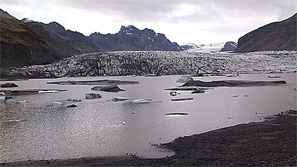 Petit lac glaciaire