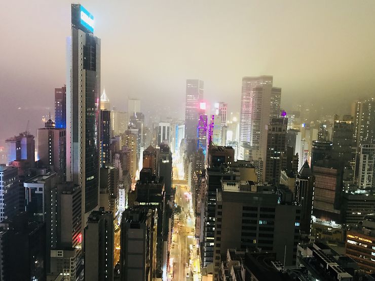 Hong Kong sous la brume