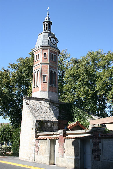Beffroi de Crécy-la-Chapelle Beffroi de Crécy-la-Chapelle