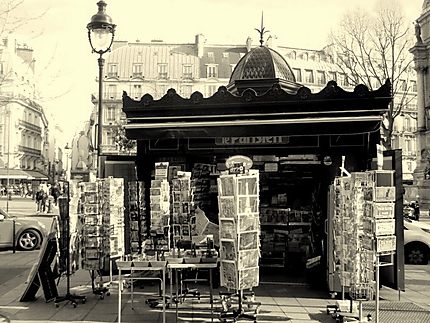 Le kiosque à journaux de la Place St Michel