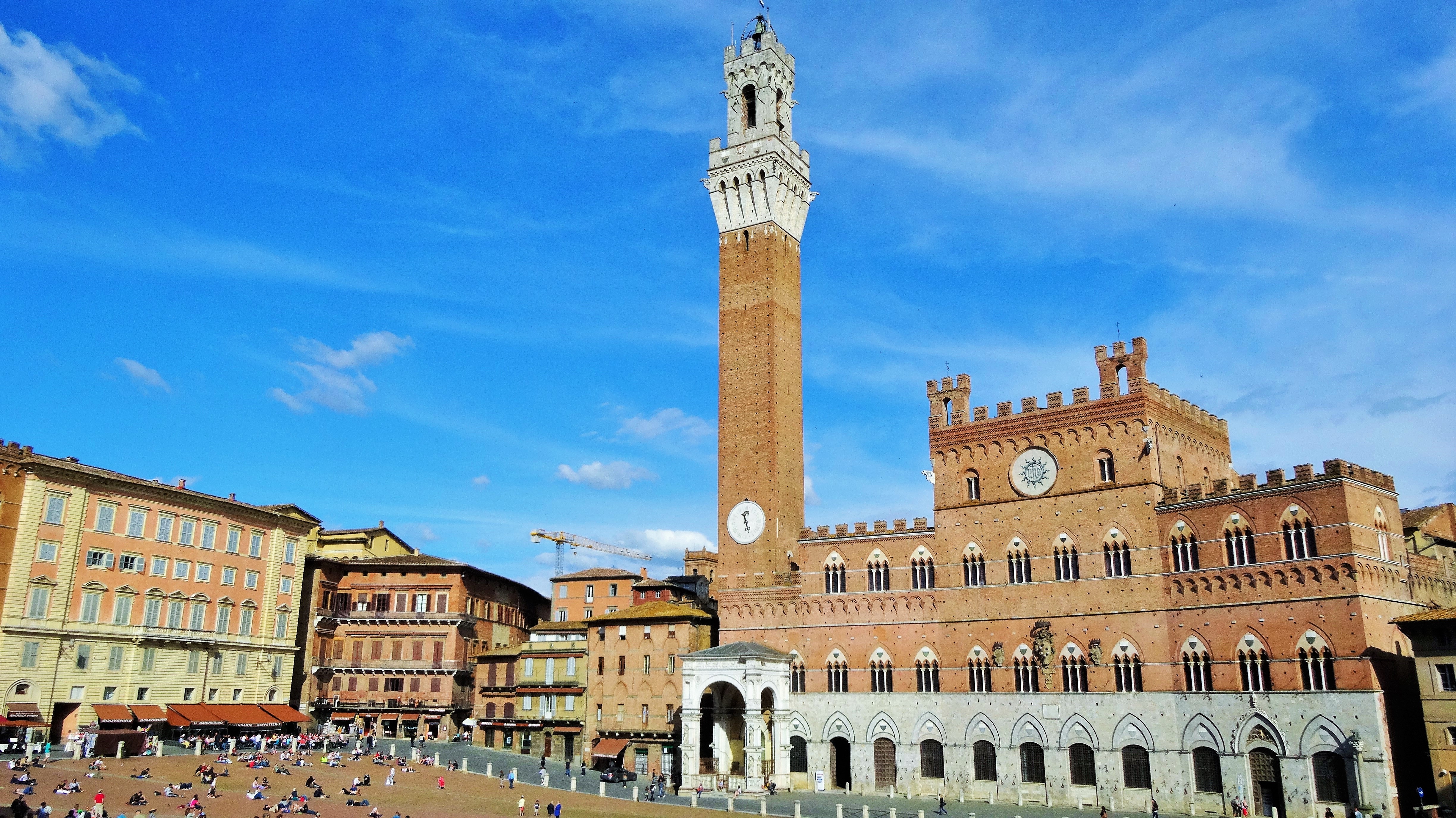 Piazza del campo et la tour Piazza del campo et la tour