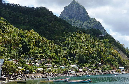 L'un des célèbres pitons de ste lucie