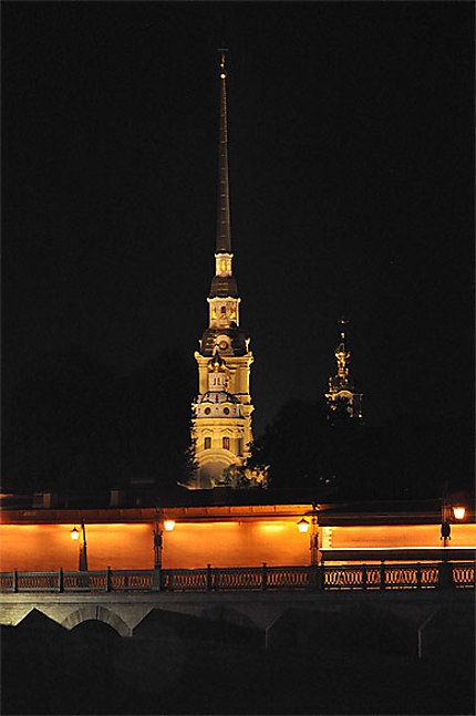 Saint Petersbourg de nuit