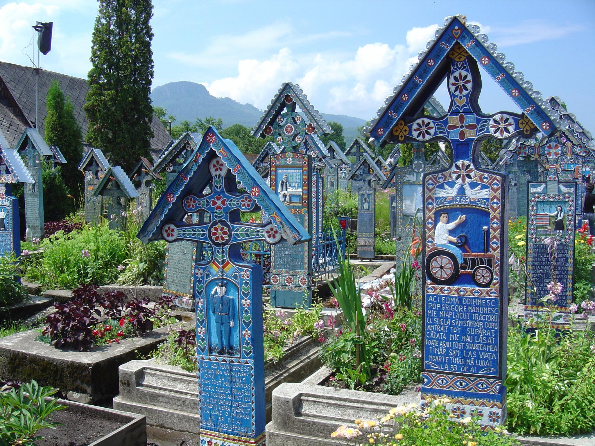 Cimetiere Joyeux De Sapanta Cimetieres Cimetiere Joyeux Săpinţa Maramures Roumanie Routard Com