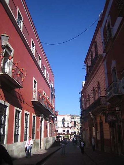 Rue colorée du Mexique