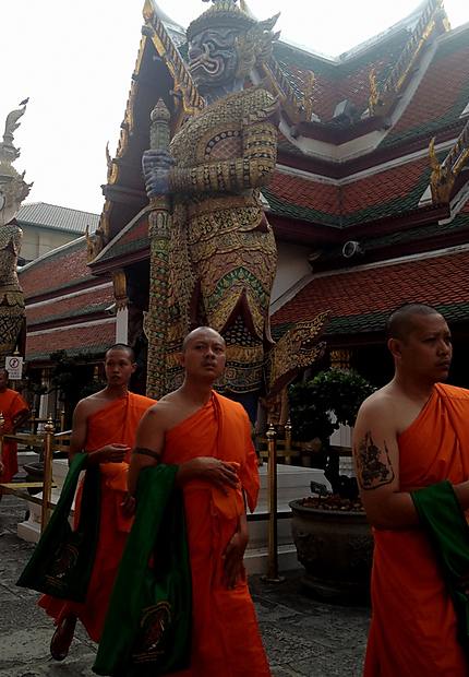 Moines à Wat Phra Kaeo