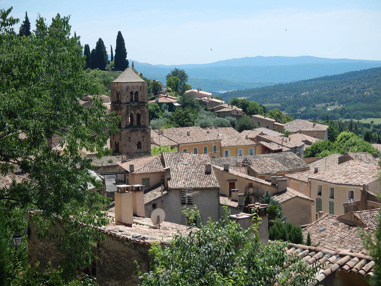 Les toits de Moustiers-Sainte-Marie : Village : Moustiers ...